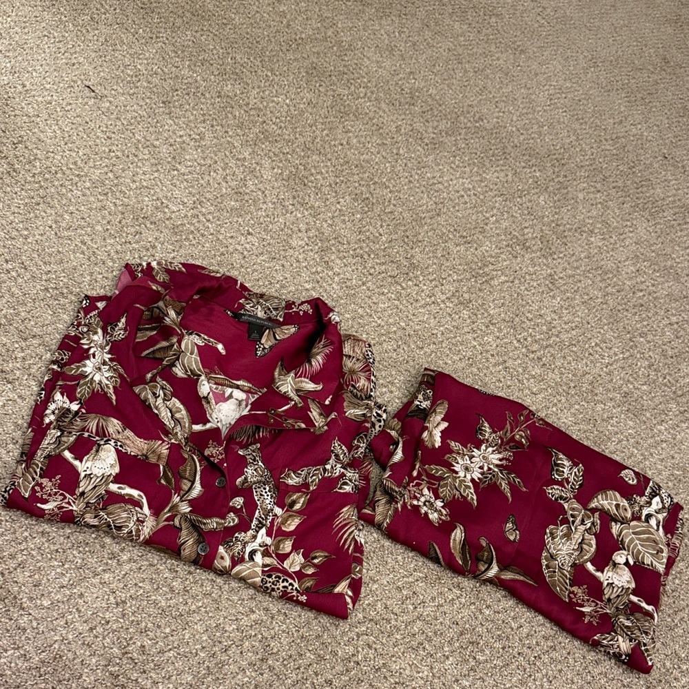 NWOT BANANA REPUBLIC SIZE L Silky PJ set